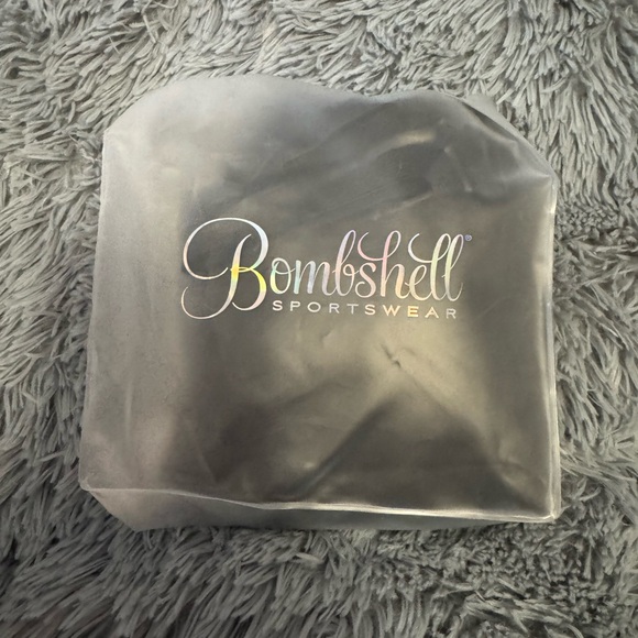 Bombshell Set - Picture 3 of 3